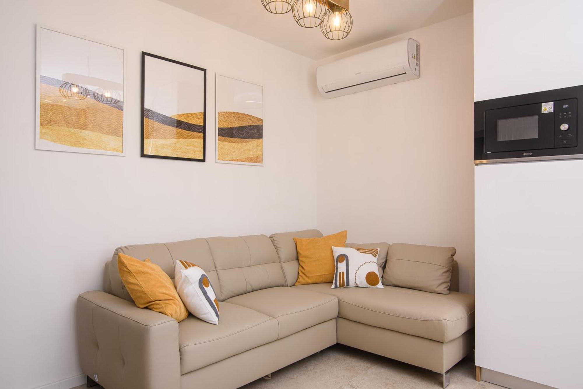Villa Barbara & Zoran With Free Parking And Heated Swimming Pool Сегет-Враница Экстерьер фото