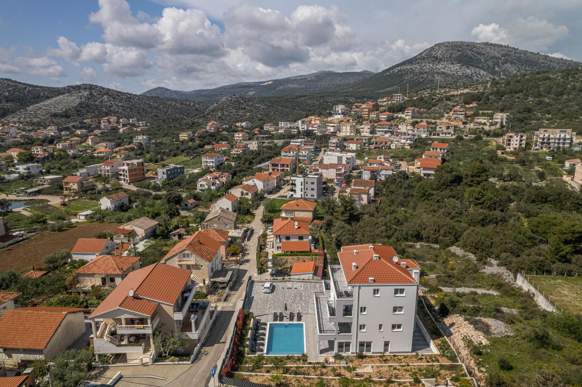 Villa Barbara & Zoran With Free Parking And Heated Swimming Pool Сегет-Враница Экстерьер фото