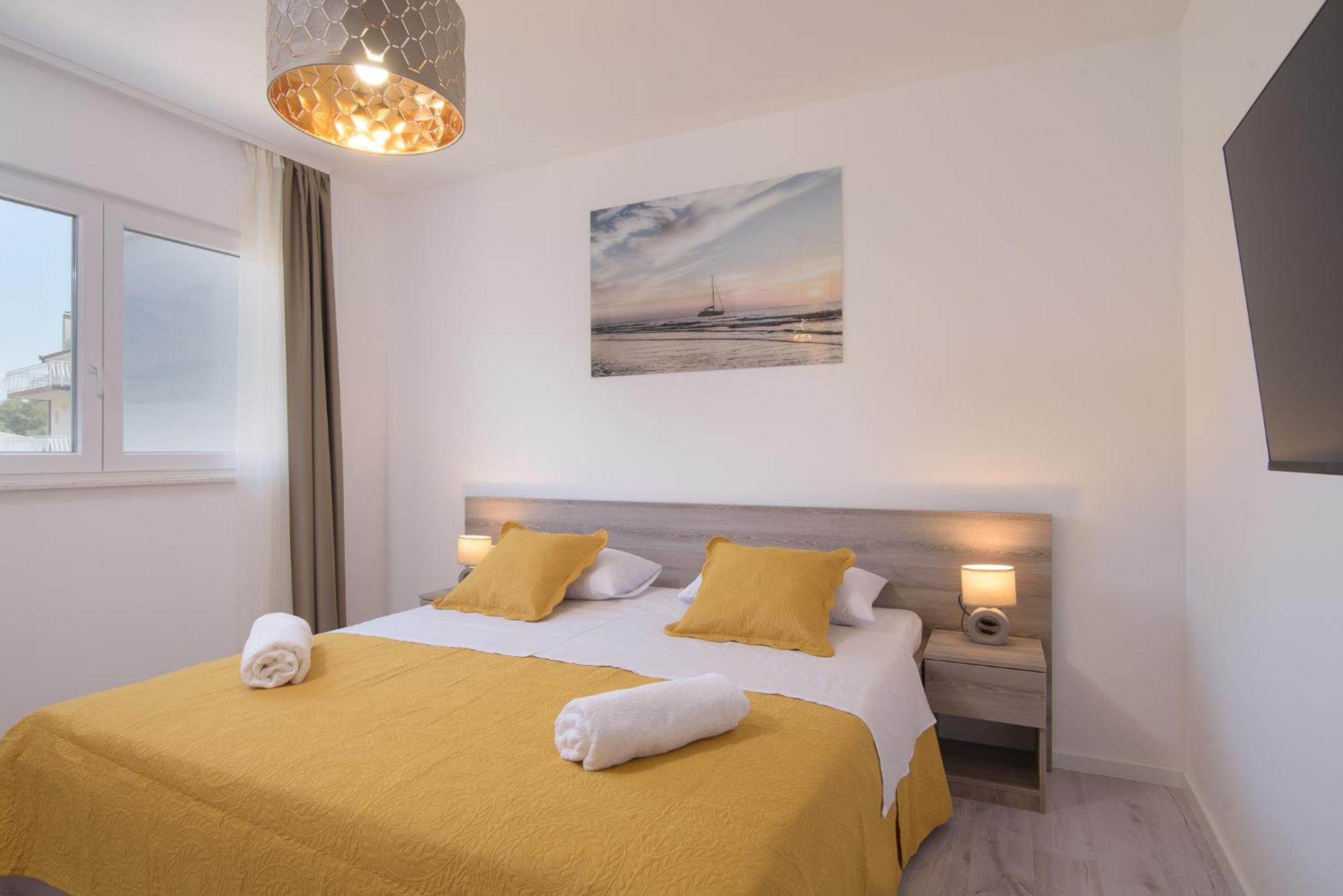 Villa Barbara & Zoran With Free Parking And Heated Swimming Pool Сегет-Враница Экстерьер фото