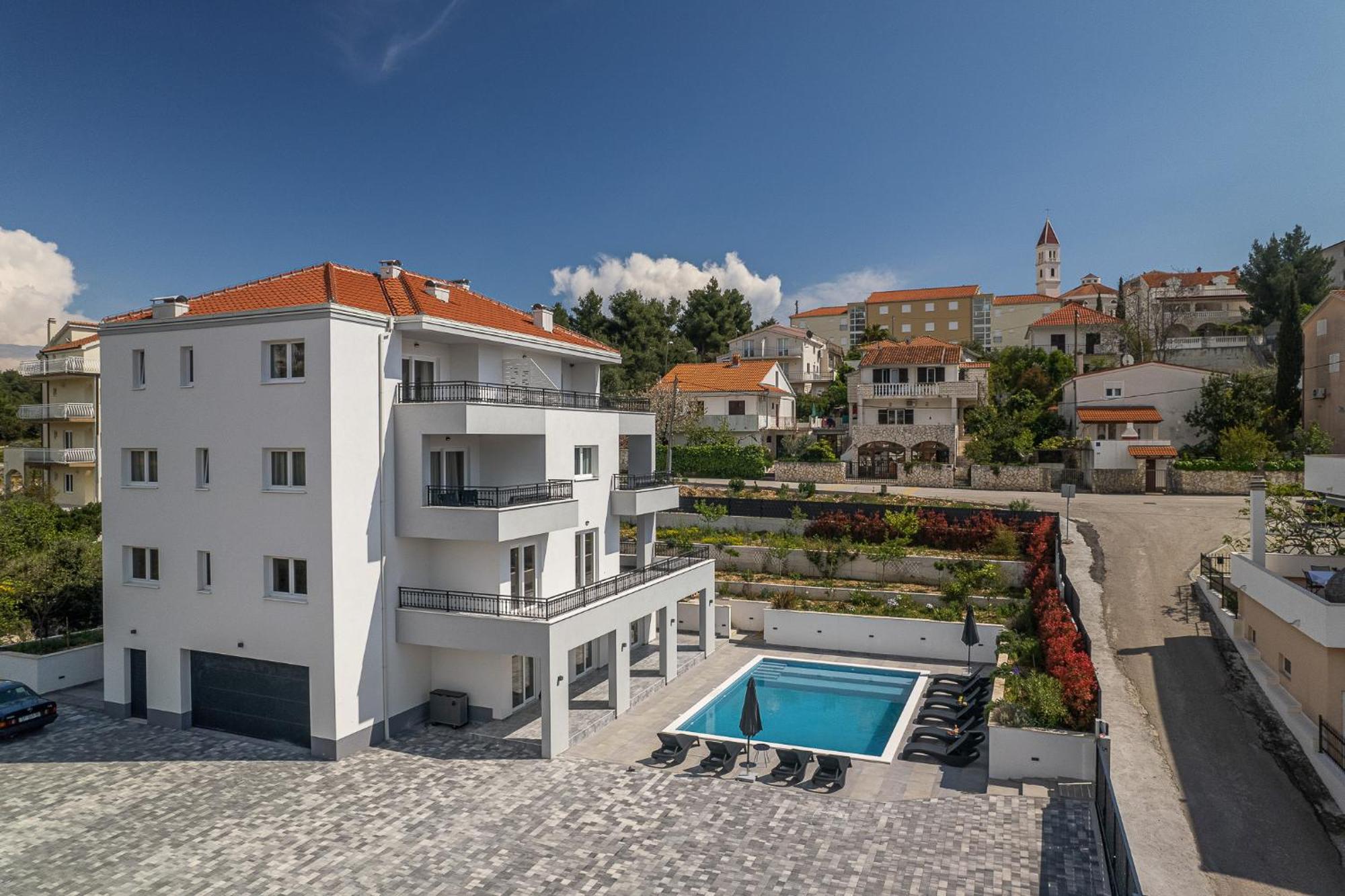 Villa Barbara & Zoran With Free Parking And Heated Swimming Pool Сегет-Враница Экстерьер фото