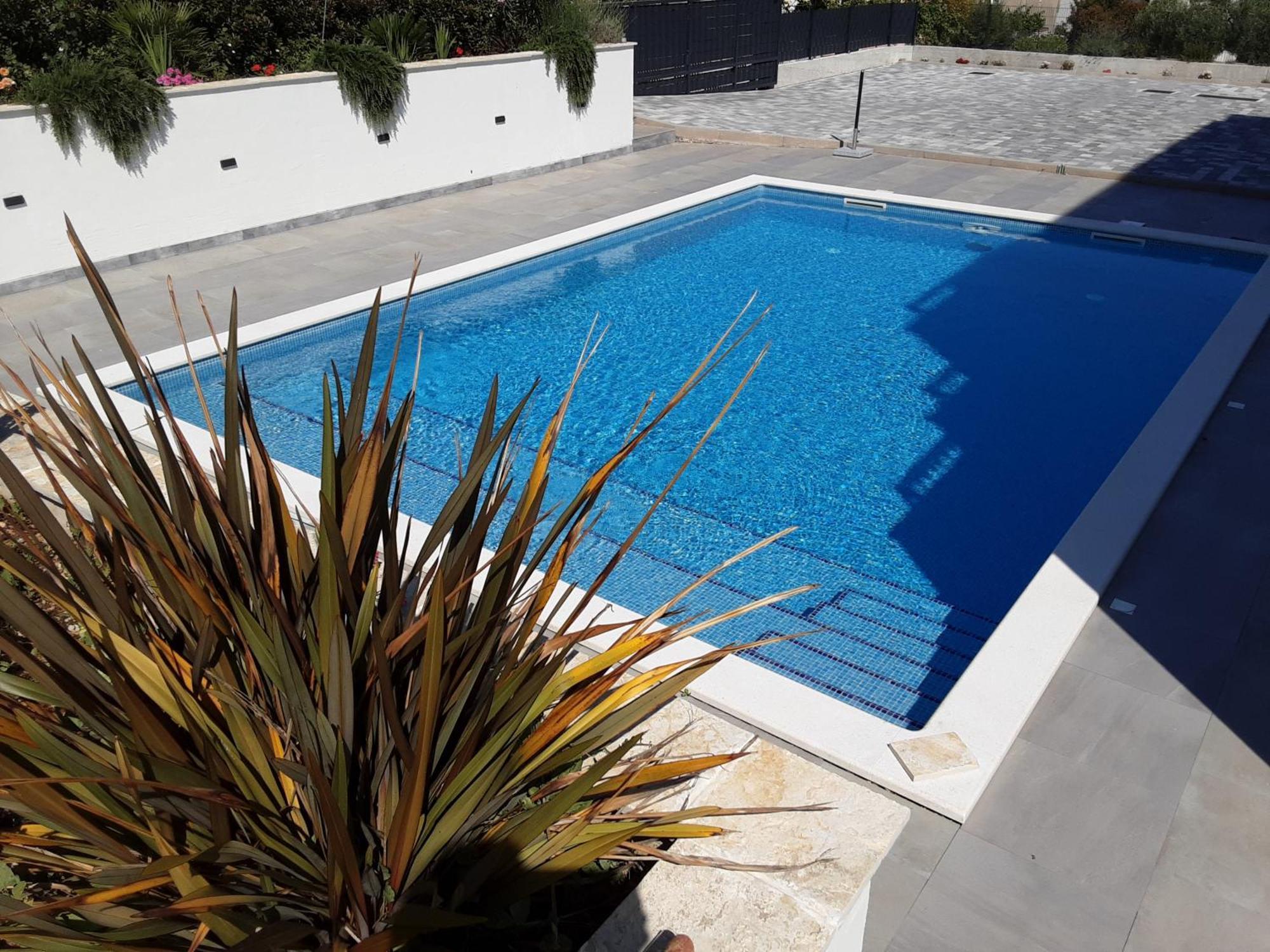 Villa Barbara & Zoran With Free Parking And Heated Swimming Pool Сегет-Враница Экстерьер фото